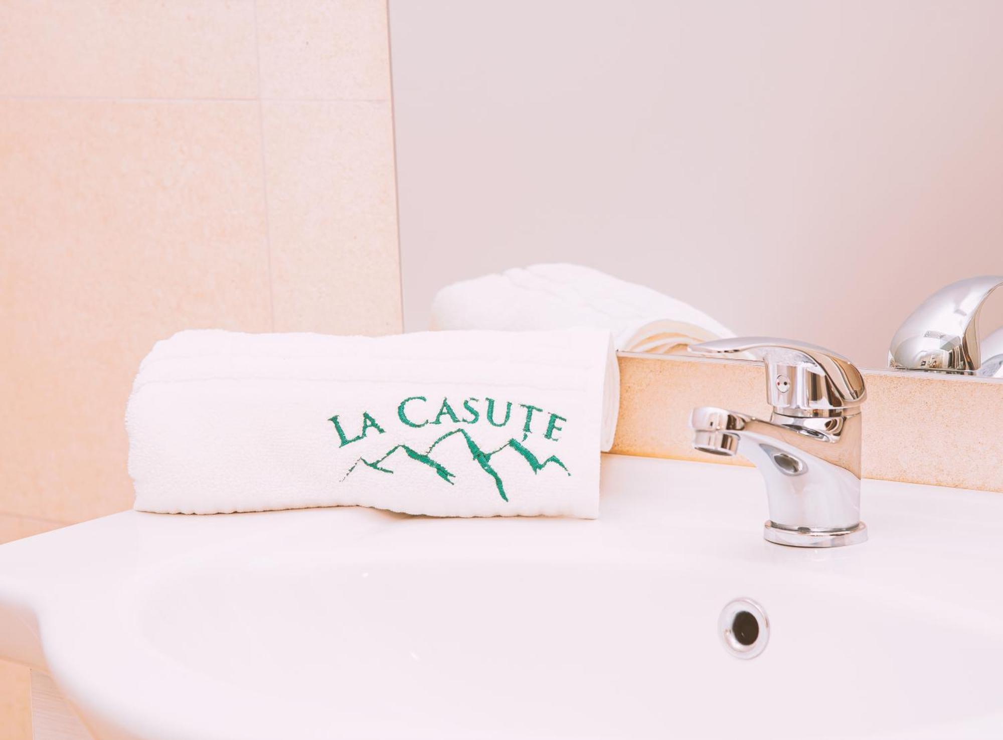 ホテル La Casute Capatineni-Paminteni エクステリア 写真