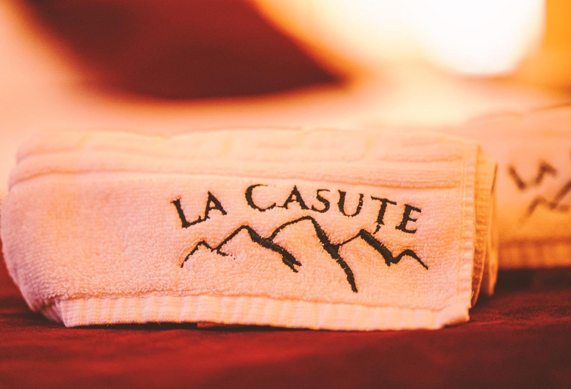 ホテル La Casute Capatineni-Paminteni エクステリア 写真